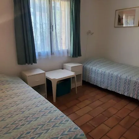 Dom wakacyjny Spacious House With Pool Close To The Sea