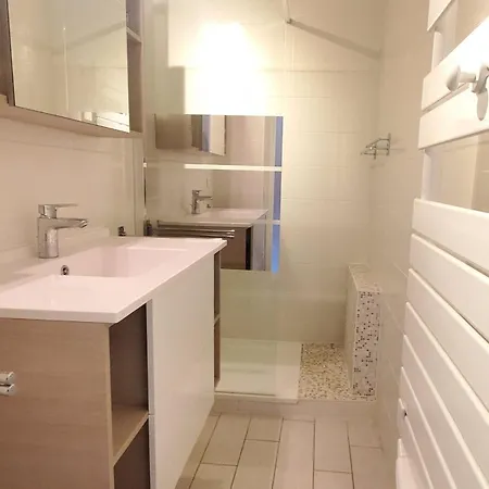 Dom wakacyjny Spacious House With Pool Close To The Sea *